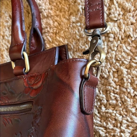Elegant Brown Floral Embossed Handbag - Picture 6 of 11